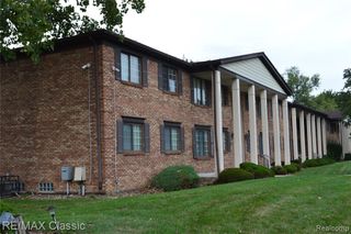 19711 E 8 Mile Road 69, Saint Clair Shores, MI 48080