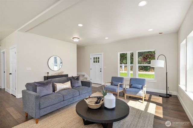 36651 Tamarack Drive NE, Hansville, WA 98340