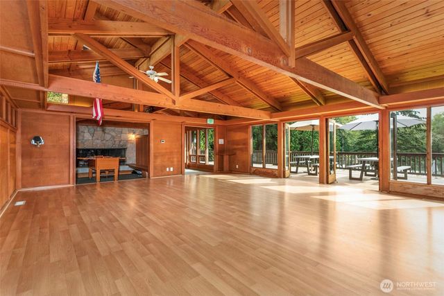 36651 Tamarack Drive NE, Hansville, WA 98340