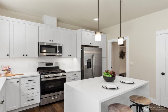 36651 Tamarack Drive NE, Hansville, WA 98340