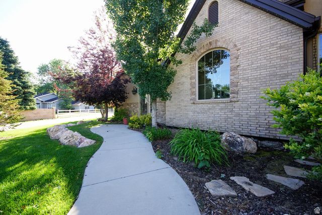 2054 E 6425 S, Holladay, UT 84121