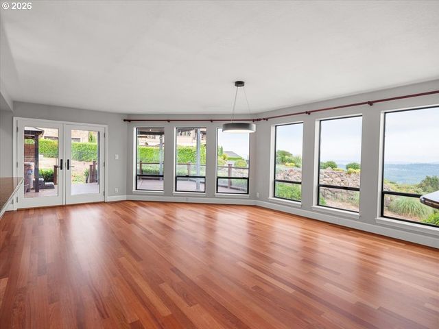 4000 EOLA Dr Nw, Salem, OR 97304