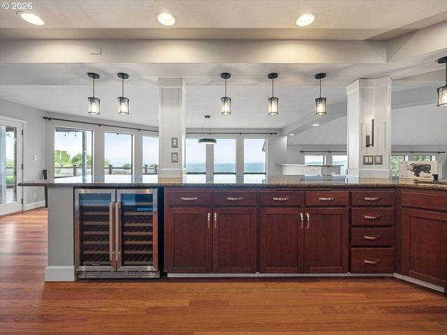 4000 EOLA Dr Nw, Salem, OR 97304