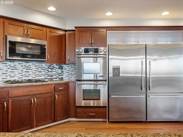 4000 EOLA Dr Nw, Salem, OR 97304