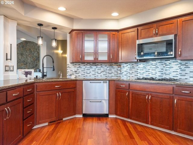 4000 EOLA Dr Nw, Salem, OR 97304