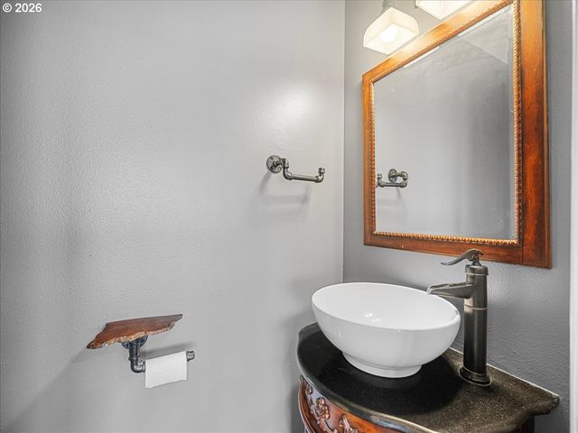 4000 EOLA Dr Nw, Salem, OR 97304