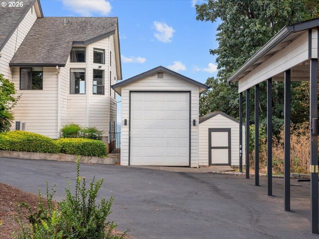 4000 EOLA Dr Nw, Salem, OR 97304