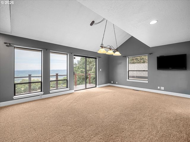 4000 EOLA Dr Nw, Salem, OR 97304