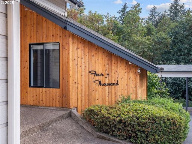 4000 EOLA Dr Nw, Salem, OR 97304
