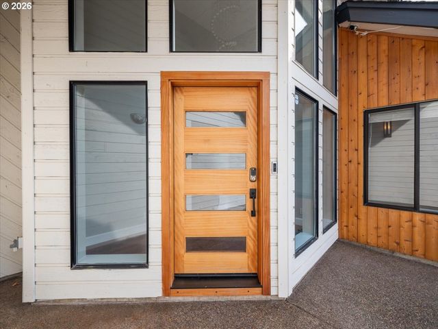 4000 EOLA Dr Nw, Salem, OR 97304