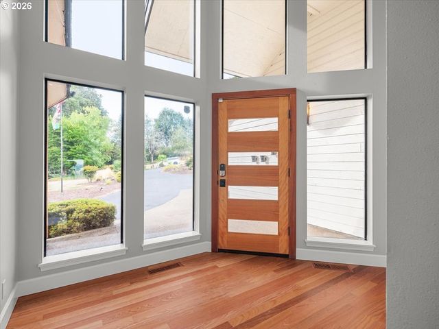 4000 EOLA Dr Nw, Salem, OR 97304