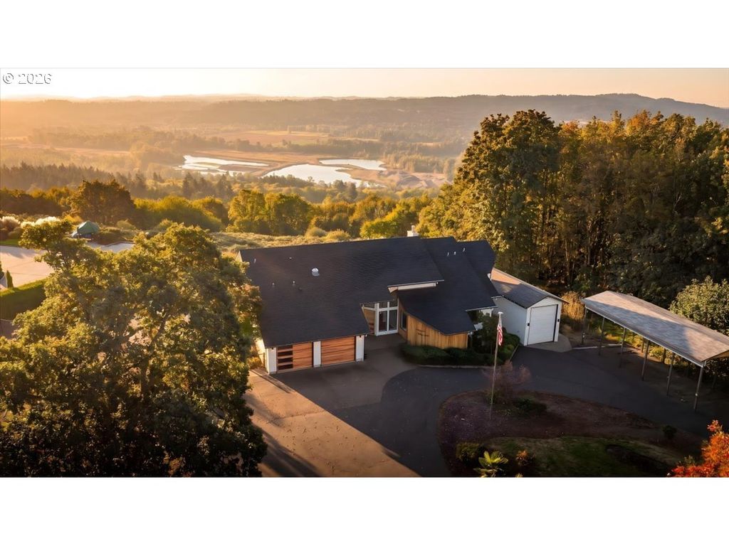 4000 EOLA Dr Nw, Salem, OR 97304