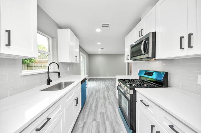 11823 Leitrim Way, Houston, TX 77047