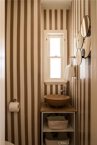 10225 Valley Spring Ln, Toluca Lake, CA 91602