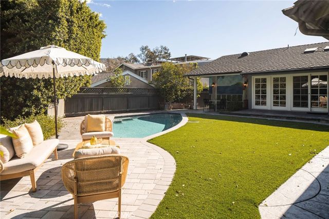 10225 Valley Spring Ln, Toluca Lake, CA 91602