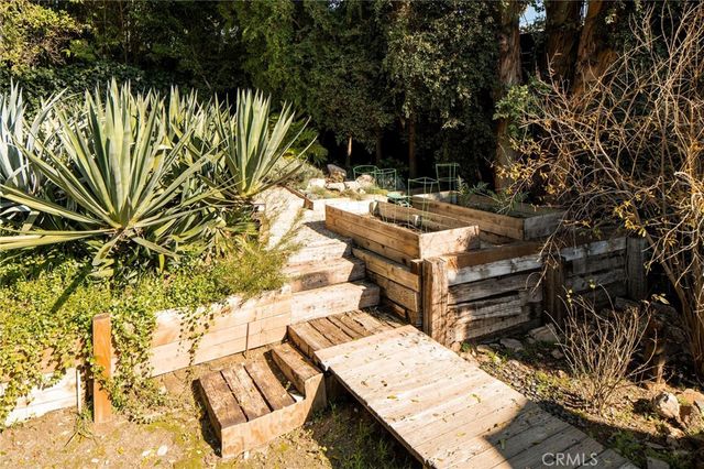 10225 Valley Spring Ln, Toluca Lake, CA 91602