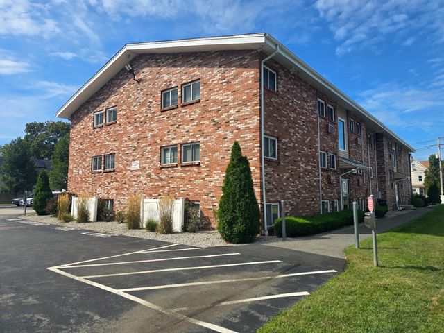 720 Main St 4, Weymouth, MA 02190