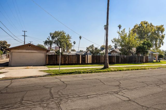 4001 E Balch Avenue, Fresno, CA 93702