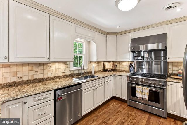 6327 YOUNGS BRANCH DR, Fairfax Station, VA 22039