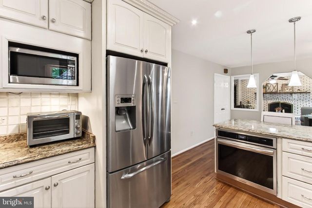 6327 YOUNGS BRANCH DR, Fairfax Station, VA 22039