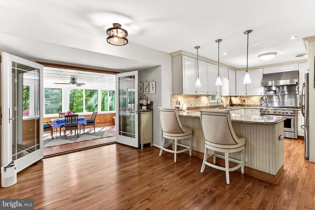 6327 YOUNGS BRANCH DR, Fairfax Station, VA 22039