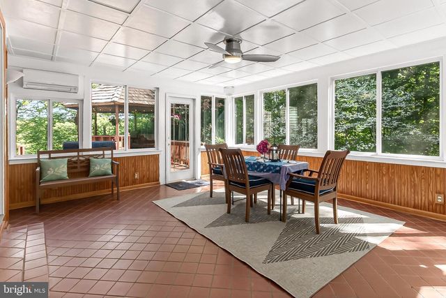 6327 YOUNGS BRANCH DR, Fairfax Station, VA 22039