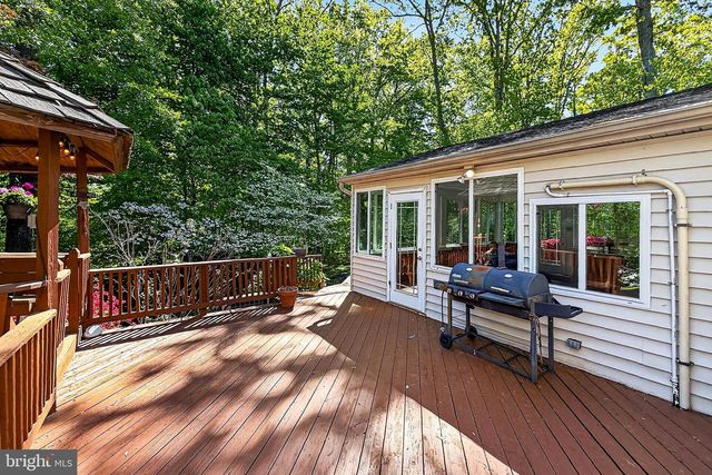 6327 YOUNGS BRANCH DR, Fairfax Station, VA 22039