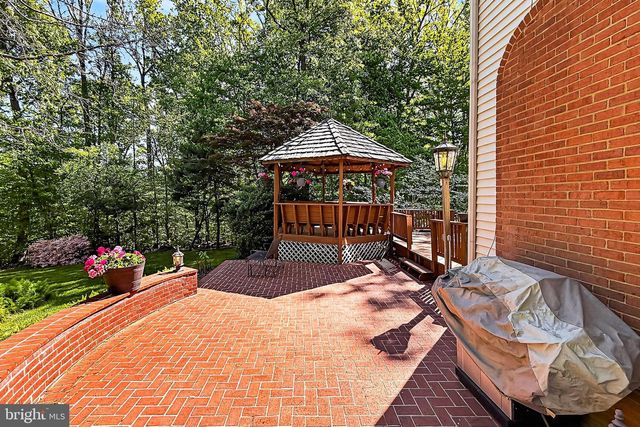 6327 YOUNGS BRANCH DR, Fairfax Station, VA 22039