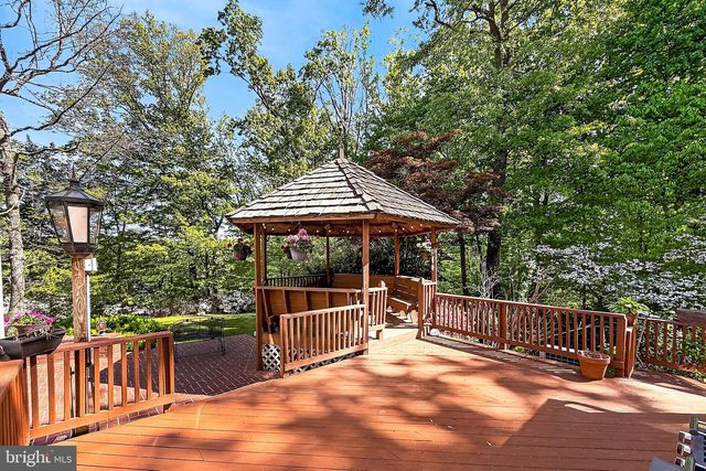 6327 YOUNGS BRANCH DR, Fairfax Station, VA 22039