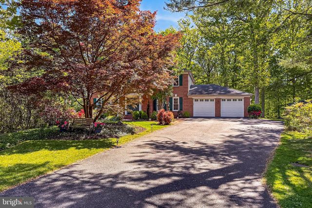 6327 YOUNGS BRANCH DR, Fairfax Station, VA 22039