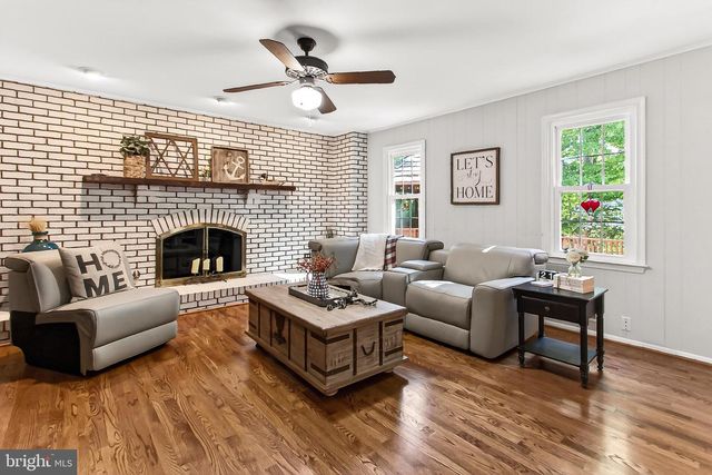 6327 YOUNGS BRANCH DR, Fairfax Station, VA 22039