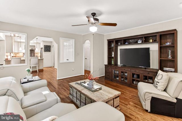 6327 YOUNGS BRANCH DR, Fairfax Station, VA 22039