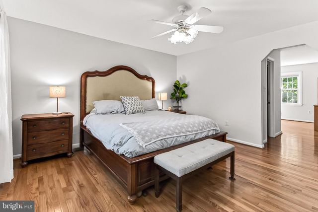 6327 YOUNGS BRANCH DR, Fairfax Station, VA 22039