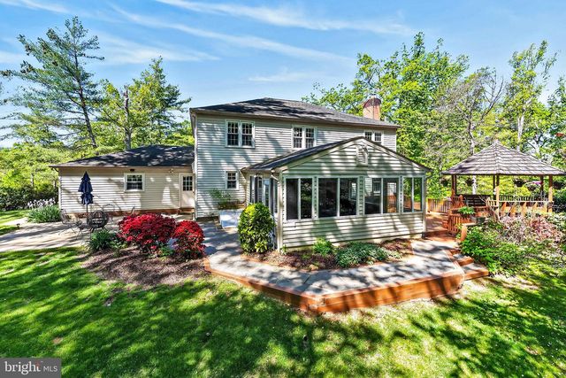 6327 YOUNGS BRANCH DR, Fairfax Station, VA 22039