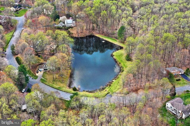 6327 YOUNGS BRANCH DR, Fairfax Station, VA 22039