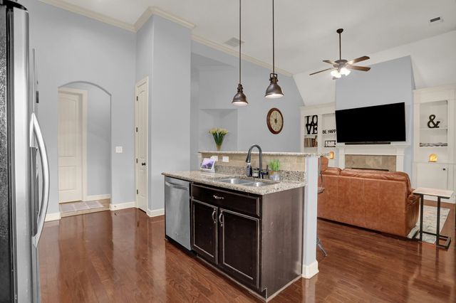 8523 WOODLAND ROSE CIR N, Memphis, TN 38016