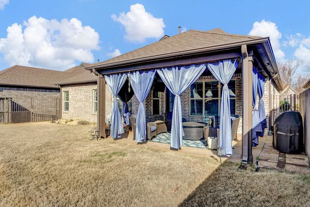 8523 WOODLAND ROSE CIR N, Memphis, TN 38016