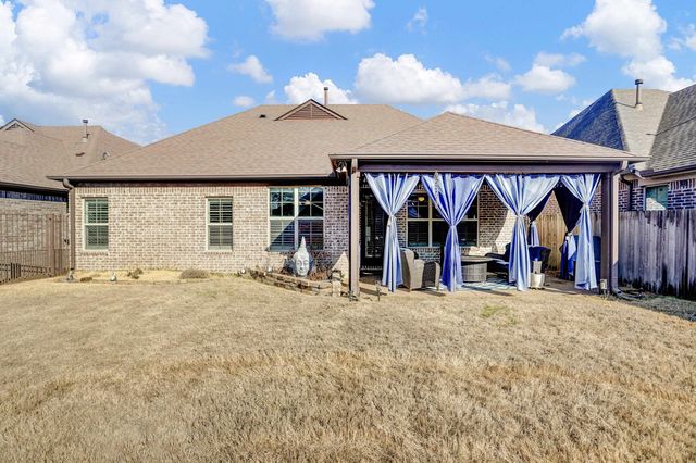 8523 WOODLAND ROSE CIR N, Memphis, TN 38016