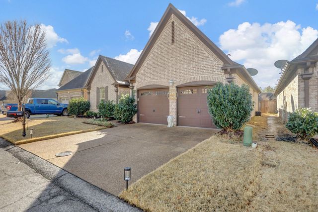 8523 WOODLAND ROSE CIR N, Memphis, TN 38016