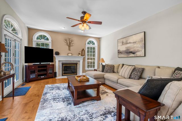 9 Partridge Landing, Glastonbury, CT 06033