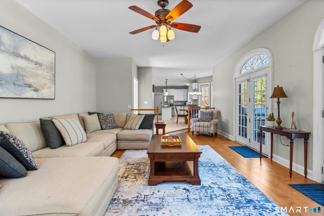 9 Partridge Landing, Glastonbury, CT 06033