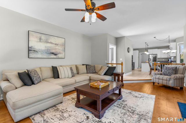 9 Partridge Landing, Glastonbury, CT 06033