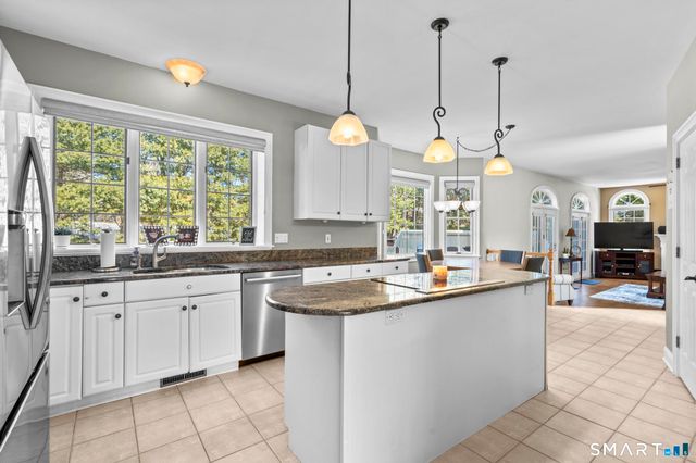 9 Partridge Landing, Glastonbury, CT 06033