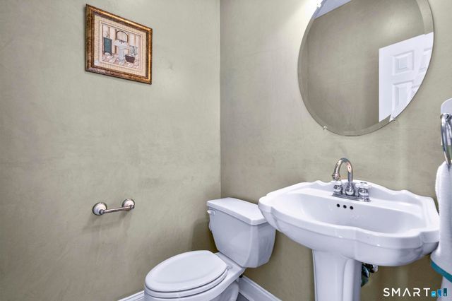 9 Partridge Landing, Glastonbury, CT 06033