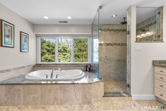 9 Partridge Landing, Glastonbury, CT 06033