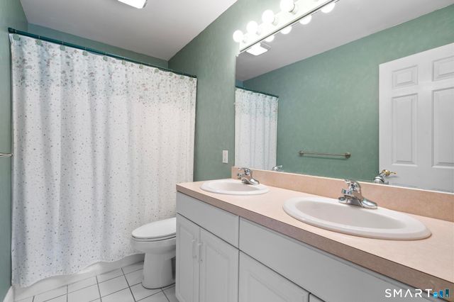 9 Partridge Landing, Glastonbury, CT 06033