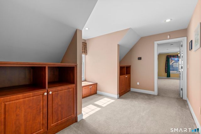 9 Partridge Landing, Glastonbury, CT 06033