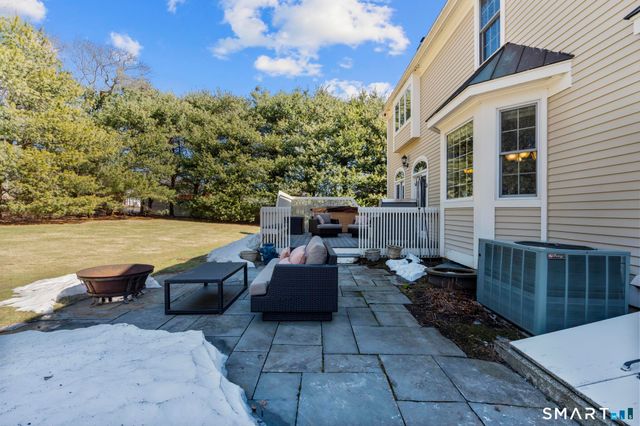 9 Partridge Landing, Glastonbury, CT 06033