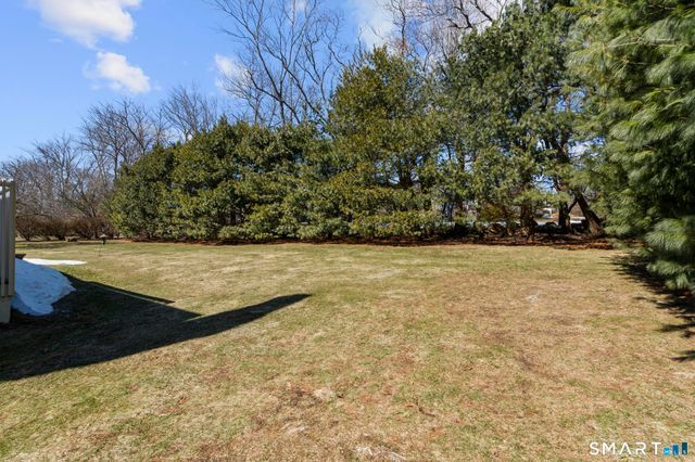 9 Partridge Landing, Glastonbury, CT 06033