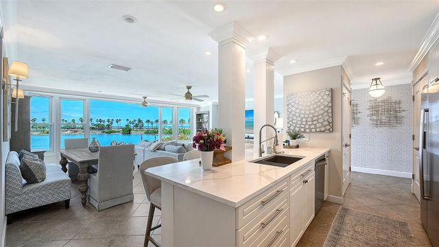 174 GOLDEN GATE POINT 22, Sarasota, FL 34236